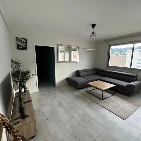 Appartement Hyper-centre Avec Parking *